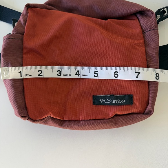 Columbia one size Rust Red Messenger Crossbody hiking zipper Bag 8” - Picture 3 of 5